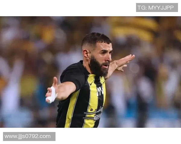 法国足球明星推荐：带你了解五位值得关注的顶级球员及其赛场表现